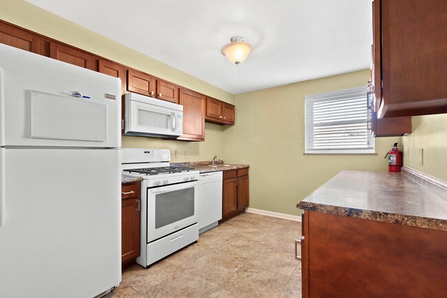 Eat-in Kitchen