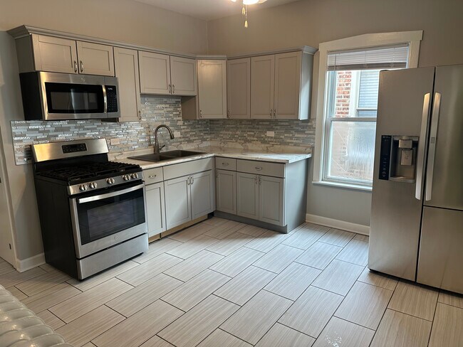 2536 N Austin Ave unit 2, Chicago, IL 60639 - photo 2