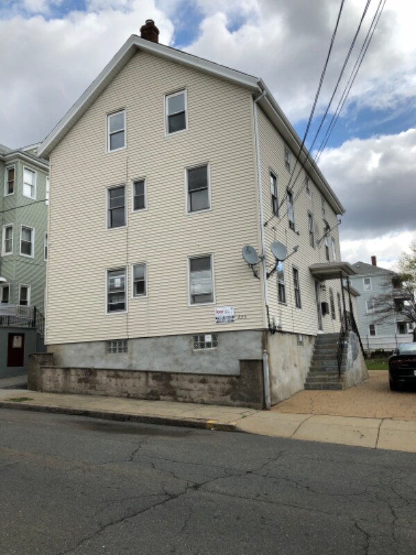 235 Tremont St Unit 1E, Fall River, MA 02720