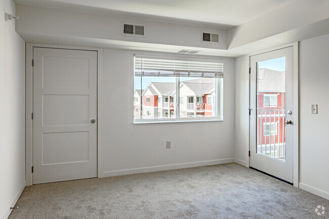 2BR, 2BA - 970SF - Living Room