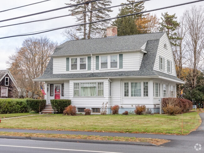 Manicured lawns are the norm in Orange.