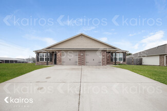 3893 Thomas St, Siloam Springs, AR 72761