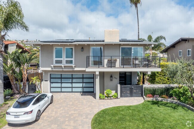 There are plenty of modern homes in Southeast San Clemente.