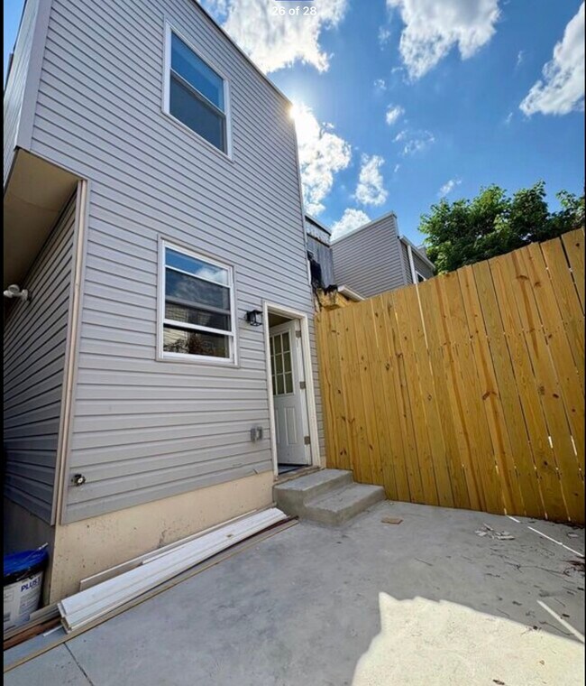 2609 Earp St, Philadelphia, PA 19146 - photo 5