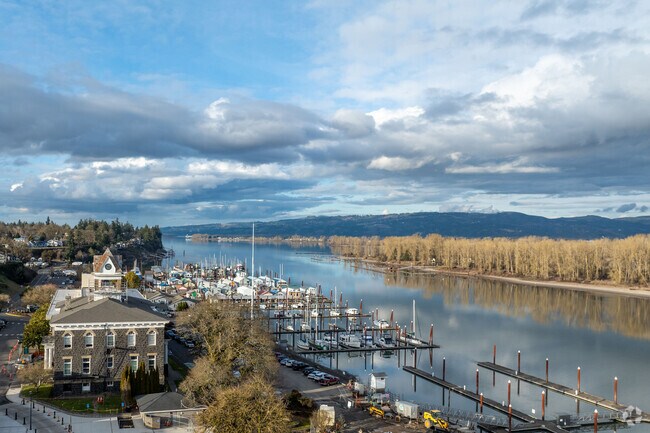 Stretching along the banks of the storied Columbia River, Saint Helens has ample access to water recreation