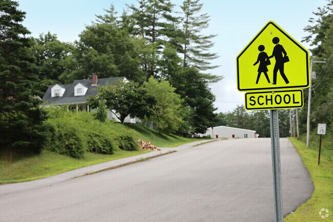 Pittsfield Elementary School is a public school located in Pittsfield,, NH. It has 219 students.