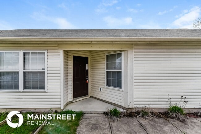 4206 Village Trace Blvd, Indianapolis, IN 46254 - photo 3