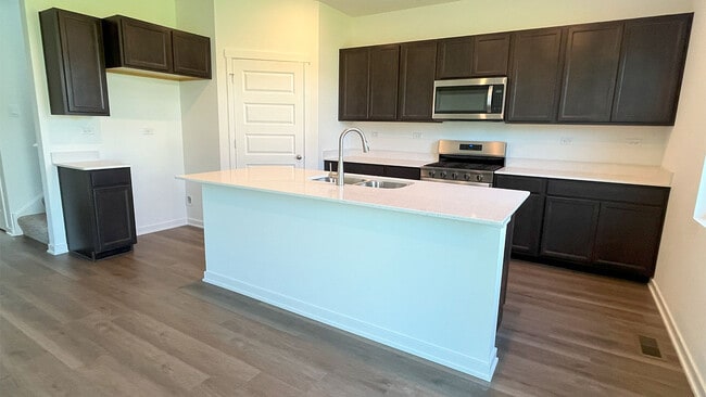 26100 S Castle Blvd, Manhattan, IL 60442 - photo 2