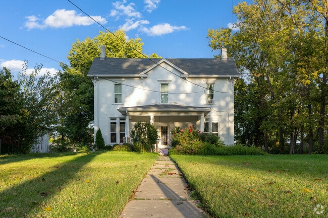 Stately colonial revivals sit proudly along the streets of Benton-Stephens.