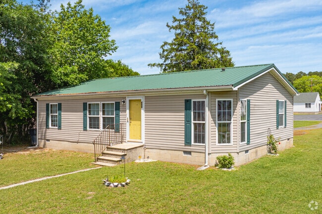 Those looking for a one story option can check out a wide range of ranch homes in Ellendale.