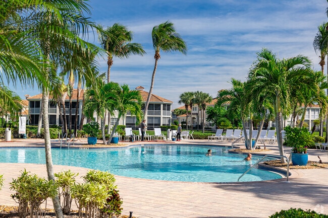 Bridgewater Bay offers several swimming pools, including two at the clubhouse.