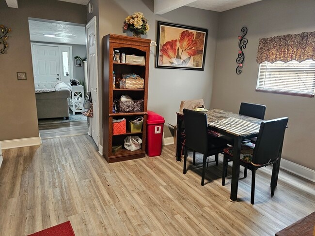 70 Noblestown Rd, Carnegie, PA 15106 - photo 4