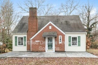 1252 Brookwood Dr, Winston-Salem, NC 27106