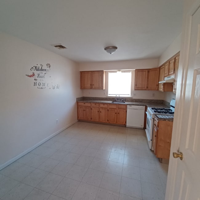 1013 Walnut St unit 1, Roselle, NJ 07203 - photo 2