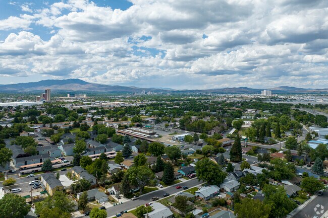 Meadowood is located right in the center of Reno making local commutes efficient.