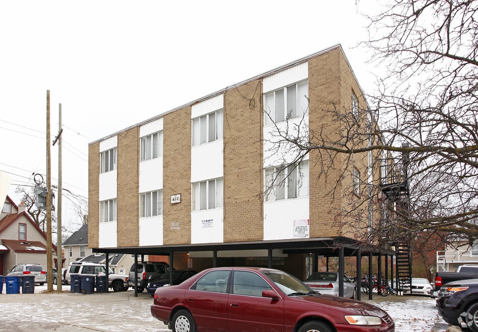 410 Observatory St, Ann Arbor, MI 48104 - photo 1