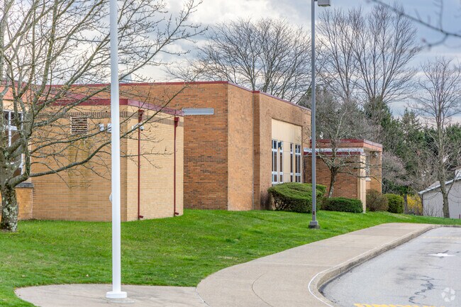 Mountain View Elementary School is nestled in a quiet residential neighborhood.