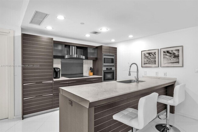 200 Biscayne Blvd unit 3908, Miami, FL 33132 - photo 4