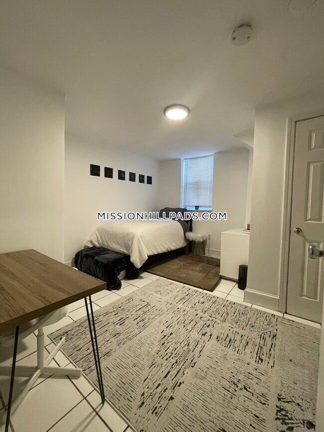 6 Sewall St Unit 1, Boston, MA 02120
