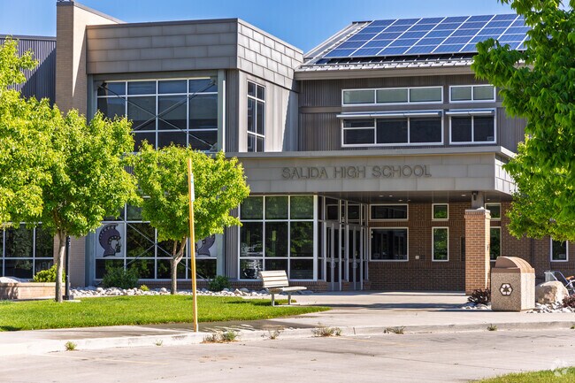 Salida High School has 394 students.