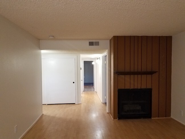 23653 Park Capri unit 91, Calabasas, CA 91302 - photo 2