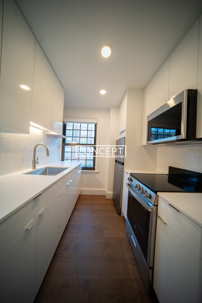 1208 Massachusetts Ave Unit 15-2, Cambridge, MA 02138