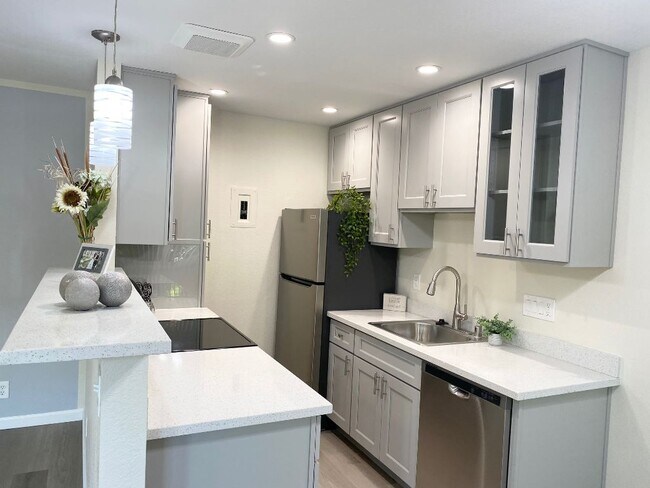 The Court Apartments, Santa Clara, CA 95050 - photo 2