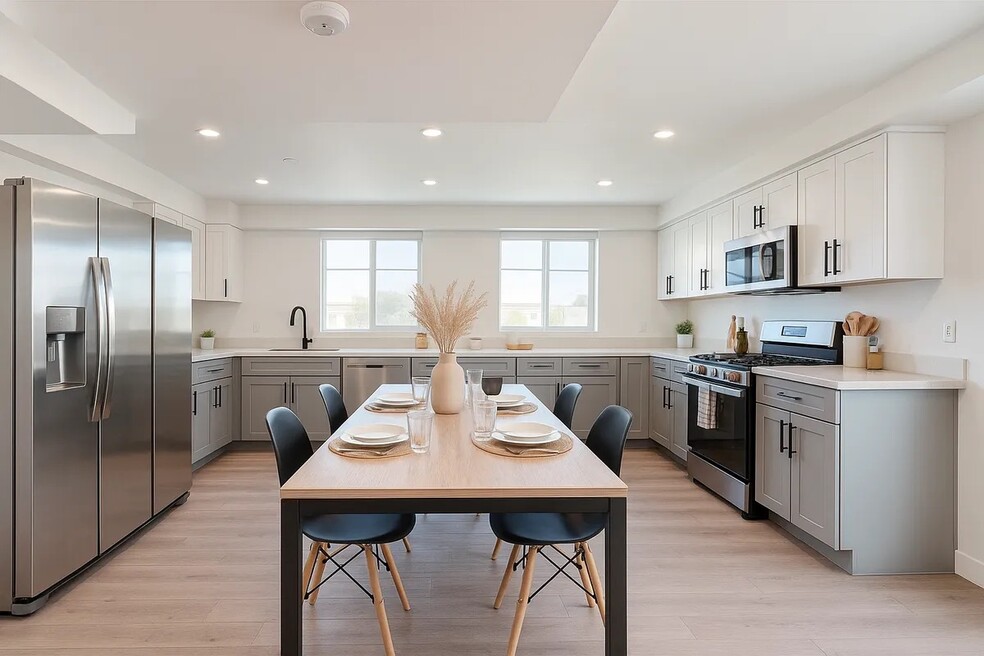 1366 West 35th St, Los Angeles, CA 90007 - photo 1