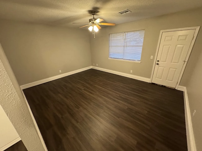 8801 Cedar Ln, Oklahoma City, OK 73110 - photo 4