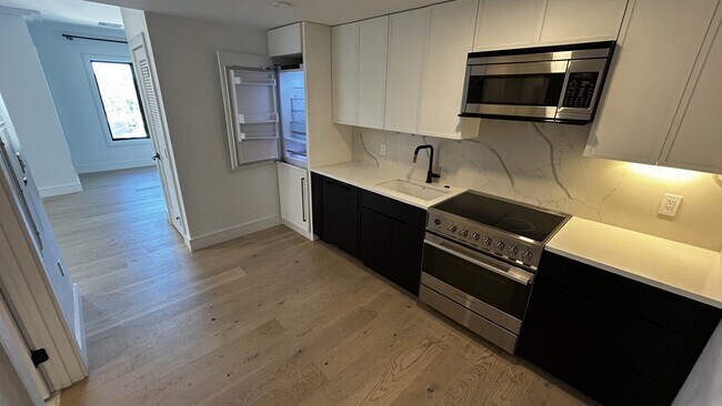 11 Lothrop St unit 50-405, Boston, MA 02135 - photo 7