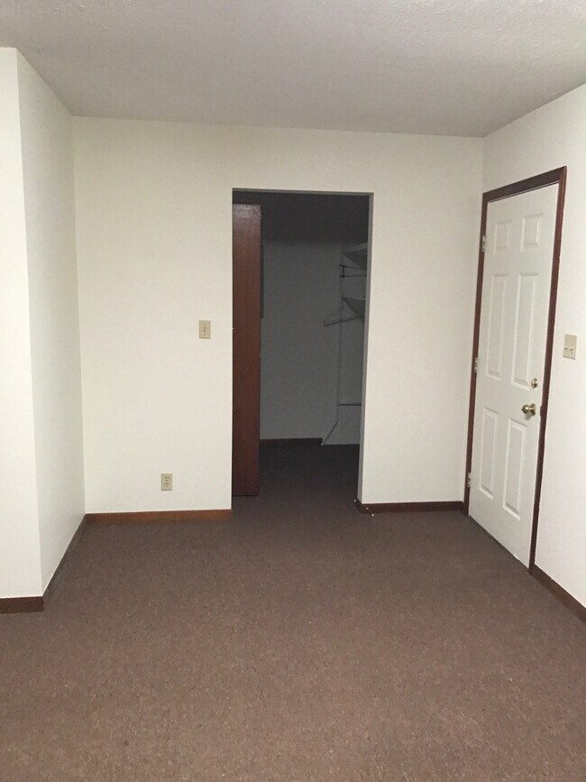 951 E Wabash St, Frankfort, IN 46041 - photo 7