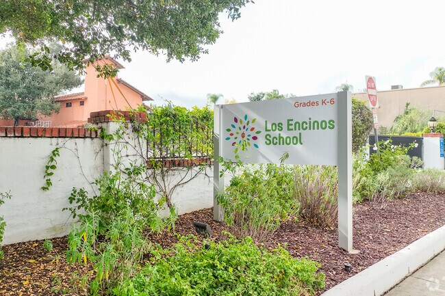 Los Encinos School