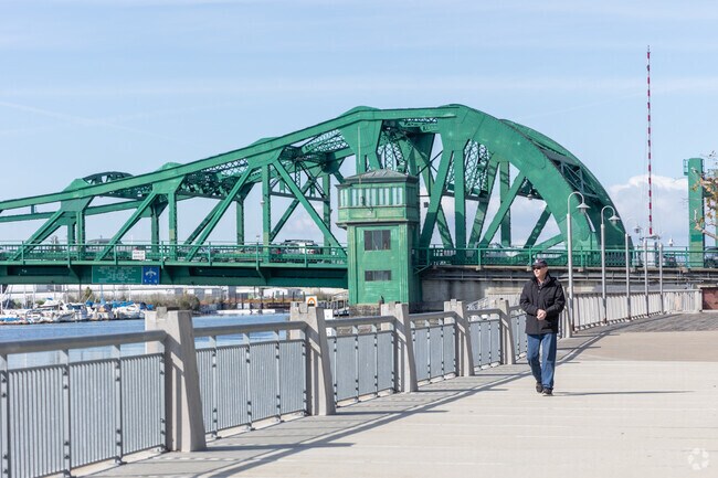 The Park Street Bridge joins Jingletown with quaint Alameda where restaurants await visitors.