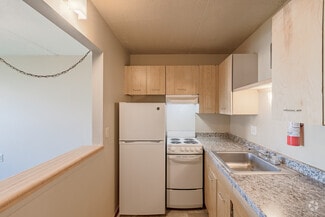 1270 Electric Ave, Lincoln Park, MI 48146