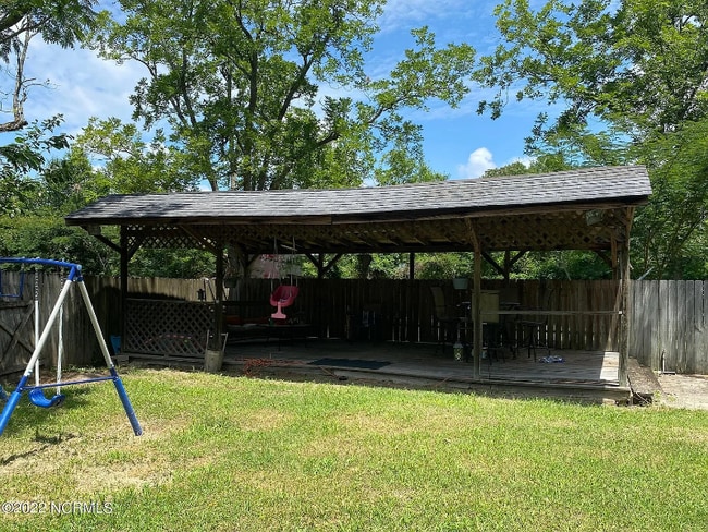 220 W 3rd Ave, Chadbourn, NC 28431 - photo 4