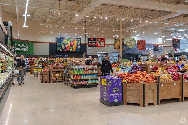Expect to find healthy vegetables and fruits at Cub Foods in the City of Blaine.