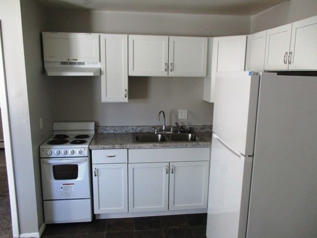 711 S Towanda Ave, Normal, IL 61761 - photo 1