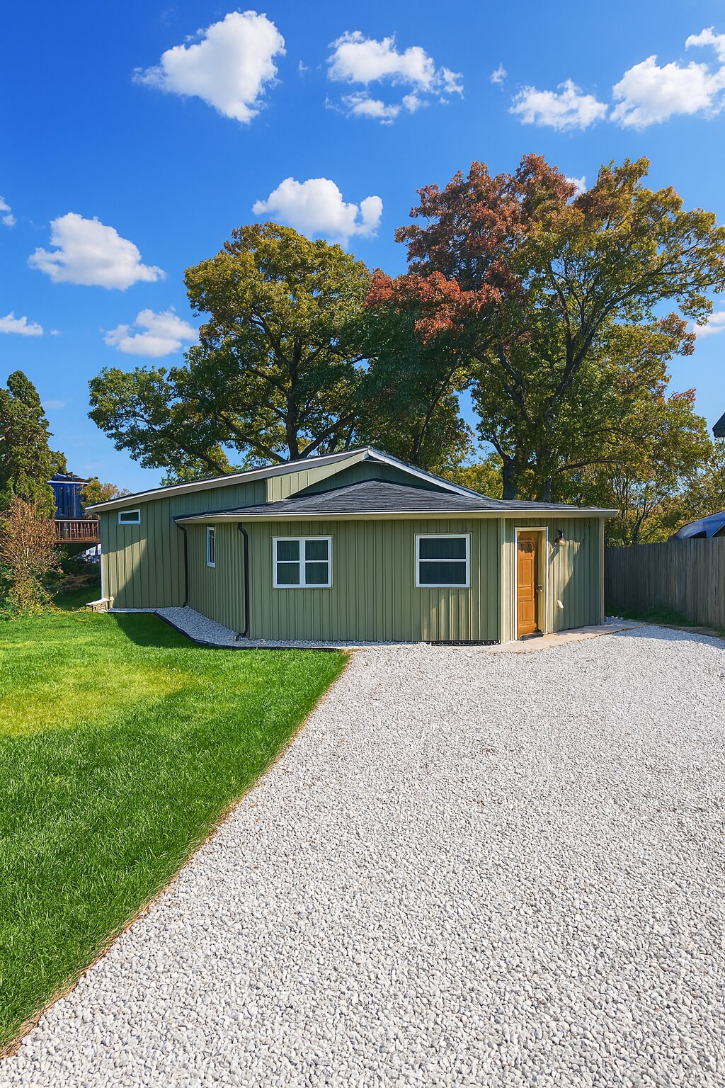 806 Peter St, McHenry, IL 60051 - photo 1