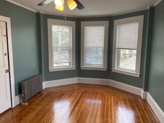 73 School St Unit 3, Salem, MA 01970