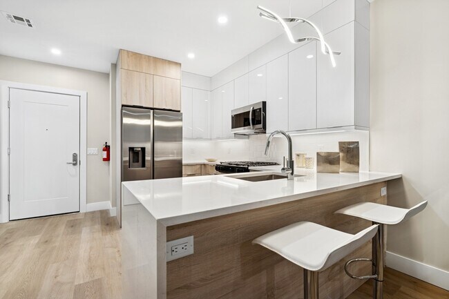 E Residences @ 6810 Polk St, Guttenberg, NJ 07093 - photo 3