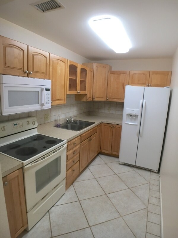 1525 Curlew Ave unit 1, Naples, FL 34102 - photo 2