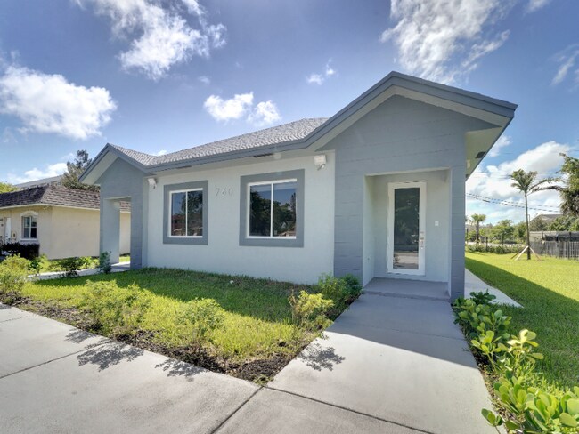 760 SW 10th St unit A, Pompano Beach, FL 33060 - photo 3