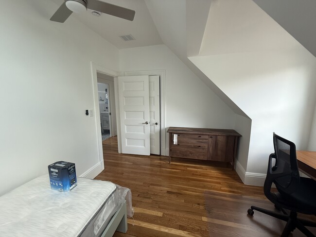 96 Munroe St unit 3, Somerville, MA 02143 - photo 7