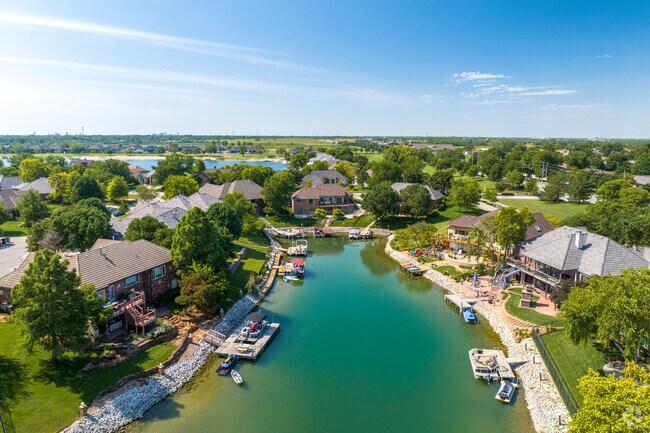 Many of the homes in Harbor Isle have boat docks in the backyards.