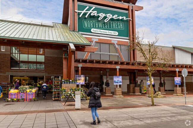 Haggen grocery store in the Lakeland Town Center.