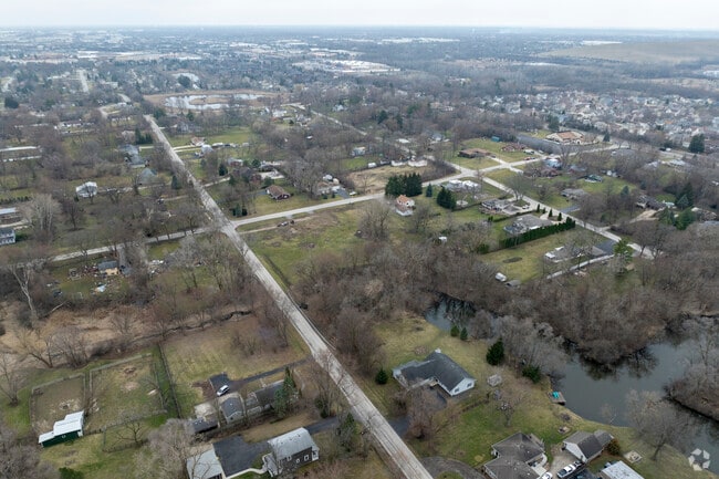 There is still plenty of room in Keenyville for those who like to spread out.