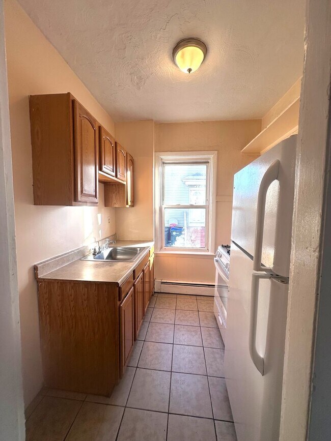 6 Young Ave unit 1, Providence, RI 02908 - photo 2