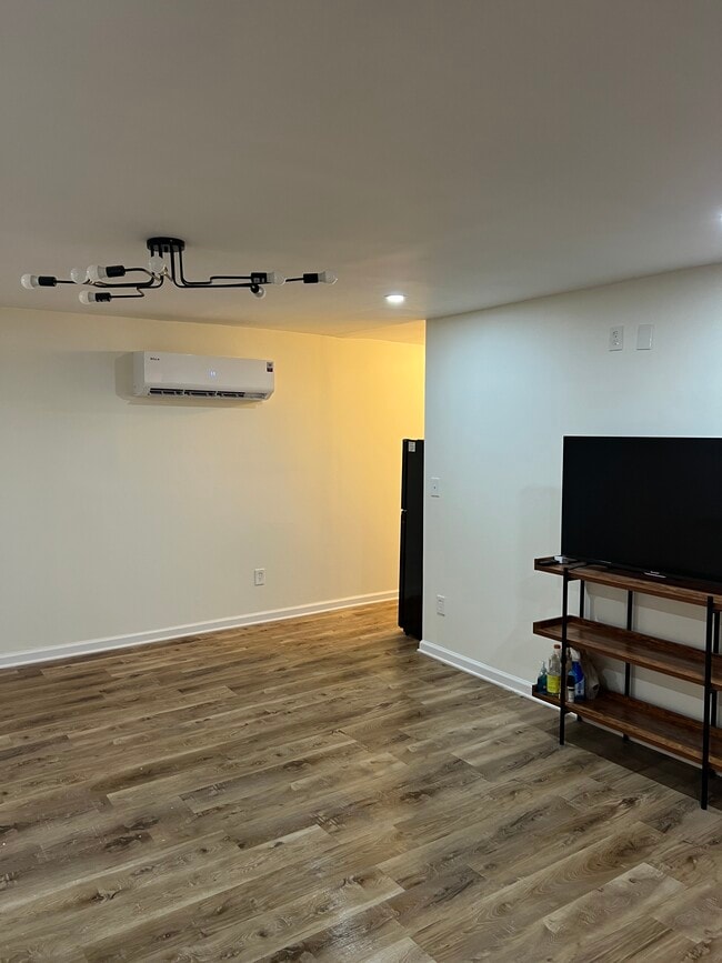 2210 Shamrock Dr unit Modern Studio Apartm, Decatur, GA 30032 - photo 3