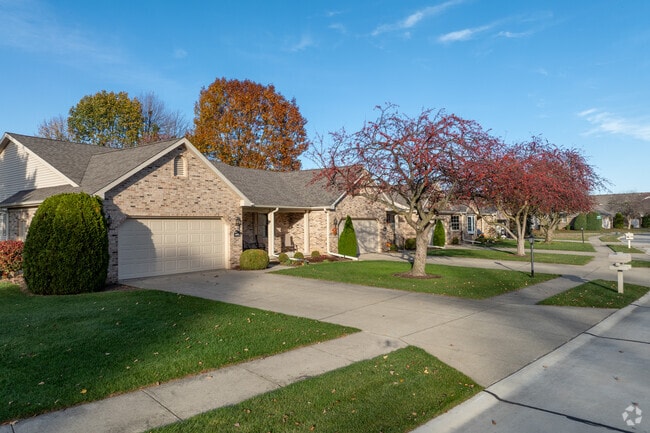 Rows of maintenance free condos sit close together in College Green.