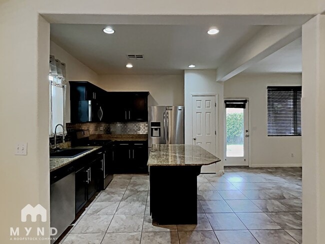 10709 Dobbs Ave, Las Vegas, NV 89166 - photo 4